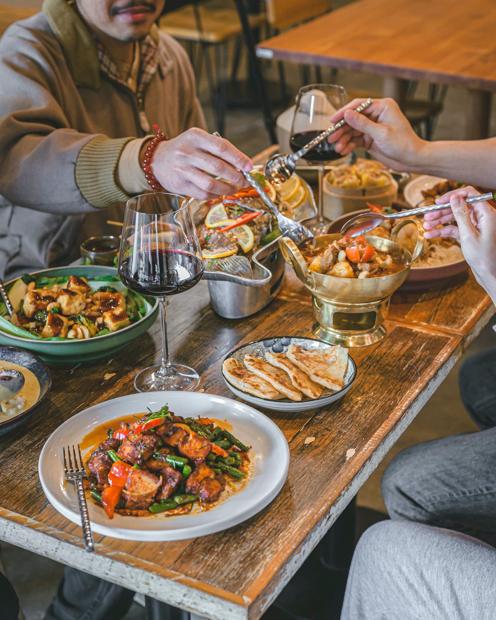 Khao Thai Atmosphere 1